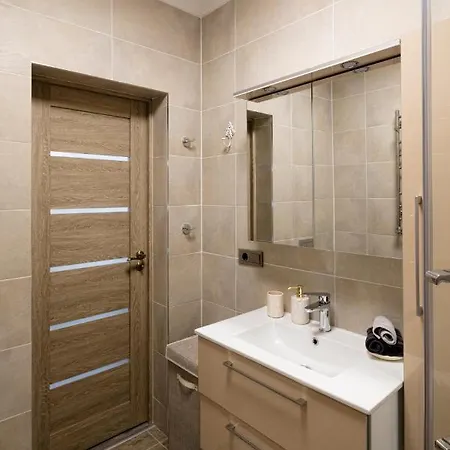 Art Design King Bed In Old Town