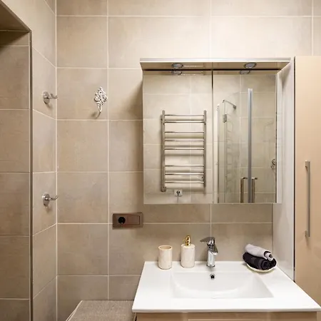 Apartment Art Design King Bed In Old Town *