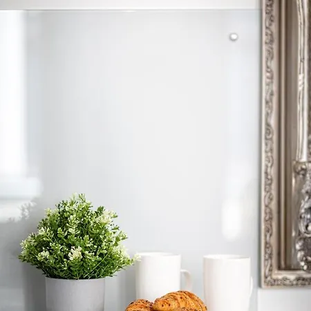 Art Design King Bed In Old Town Lägenhet Riga